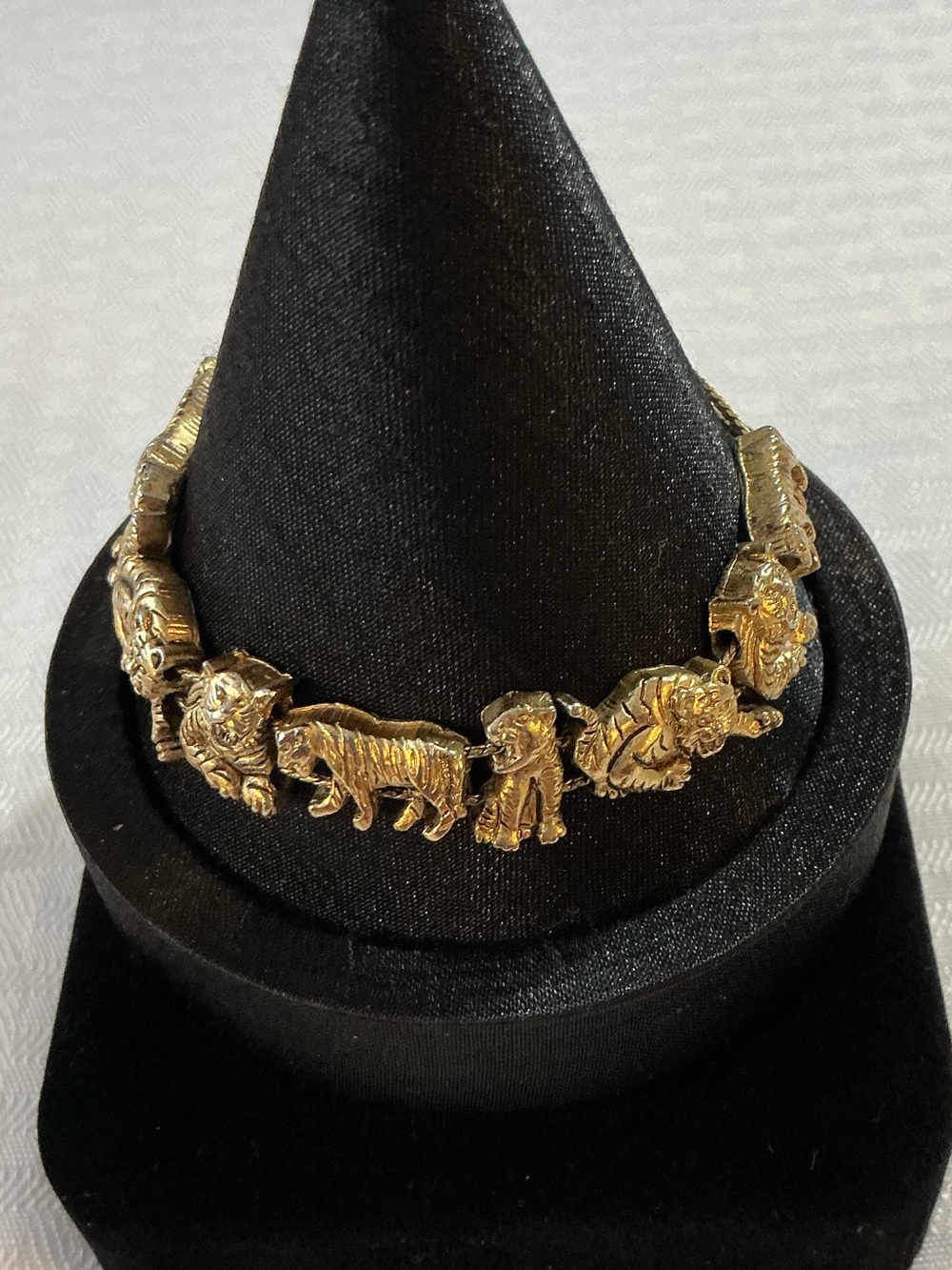 TOFA Signed Wild Cats Tigers, Lions, Leopards & Panthers Gold Tone Slide Bracelt